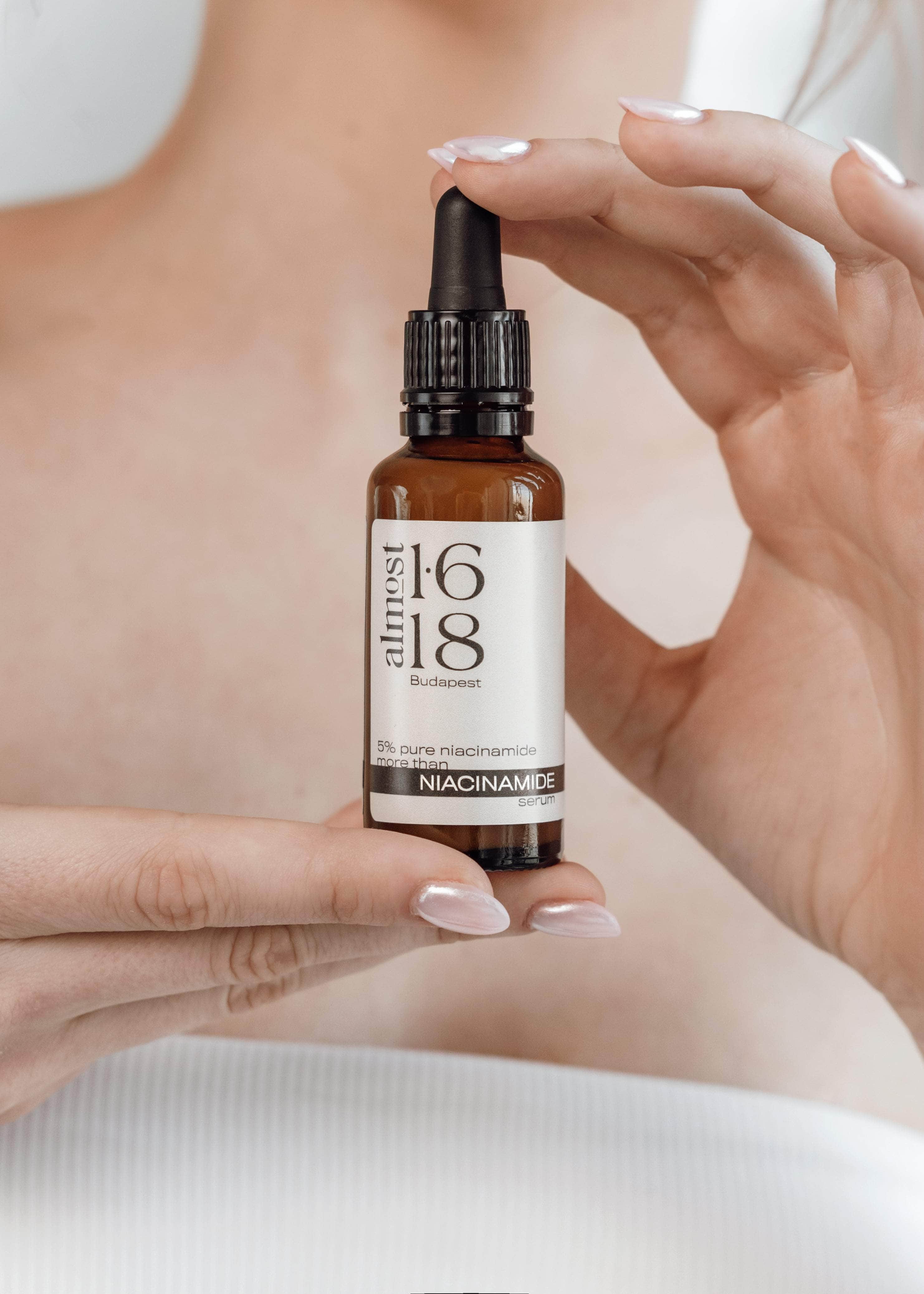 almost1618 monoserum 5% Niacinamide serum a faggyútermelés normalizálására